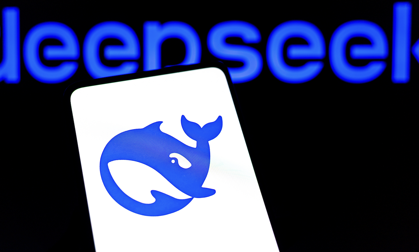 消息称DeepSeek拟募资最高500亿，将创中国人工智能领